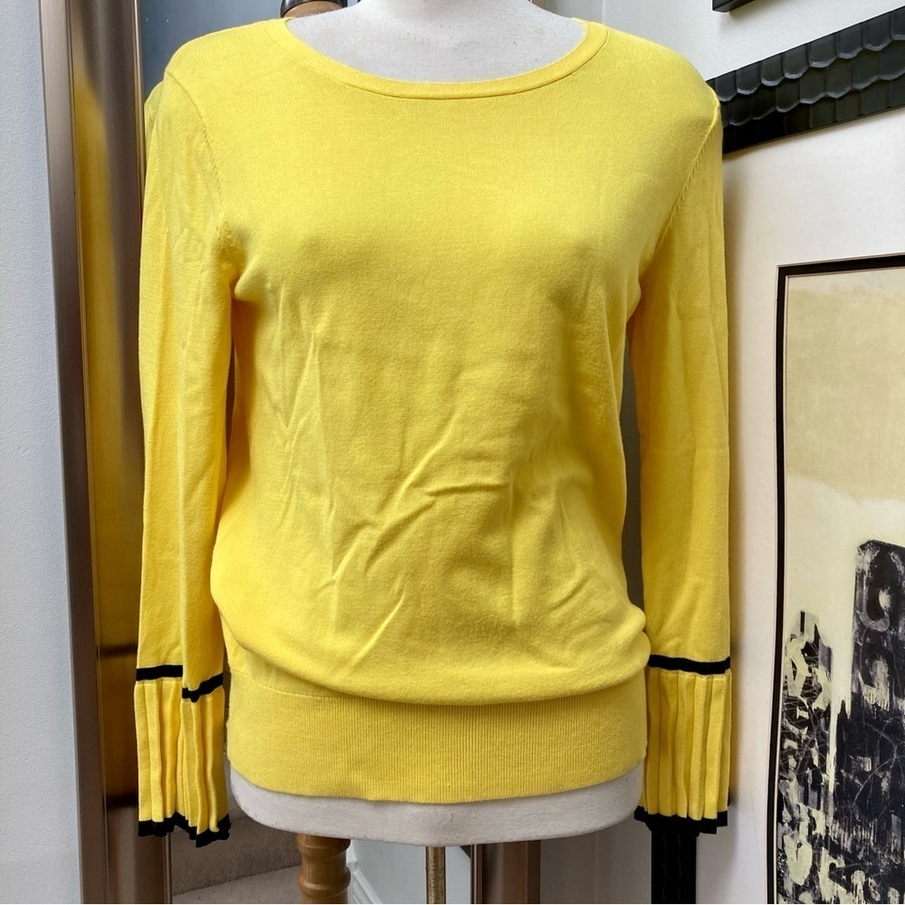 Beautiful Talbots yellow & black knit sweater